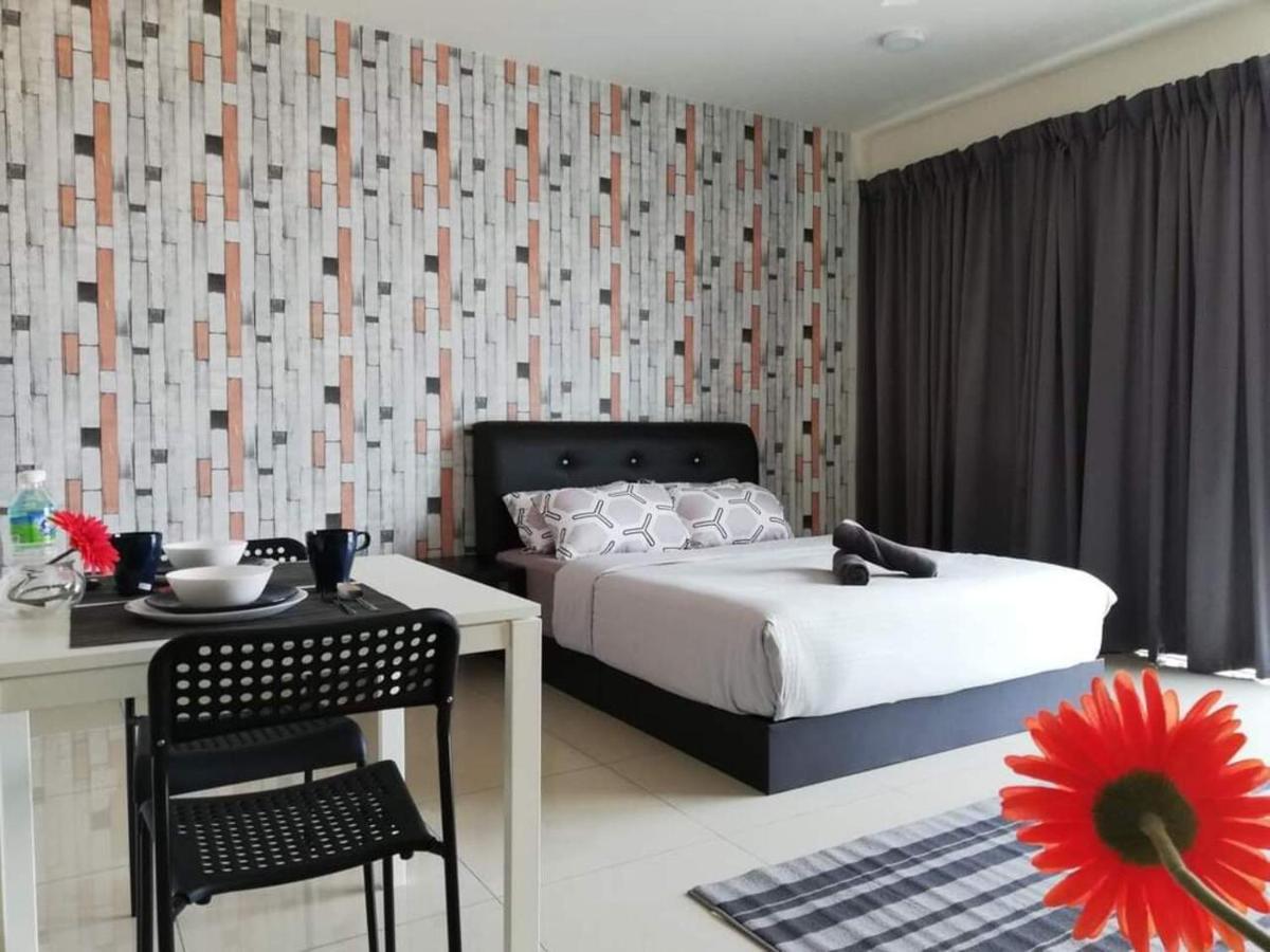 Peanut Butter Homestay - Trefoil Setia Alam Shah Alam Exterior foto